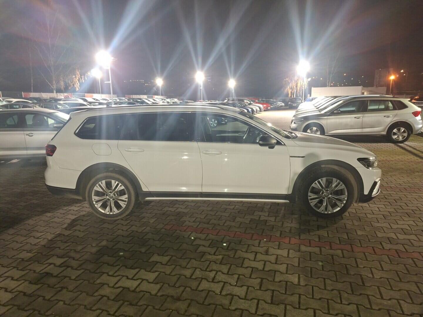 O419V08002_12.webp_PASSAT Alltrack 2.0 TDI 140 kW automat, DPH