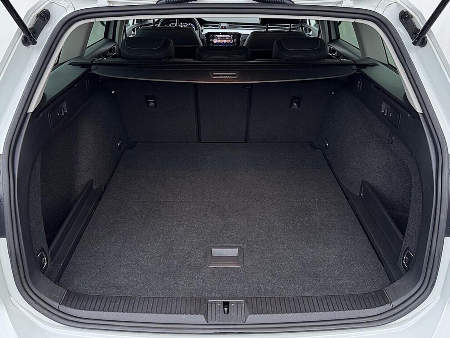 O419V08002_33.webp_PASSAT Alltrack 2.0 TDI 140 kW automat, DPH