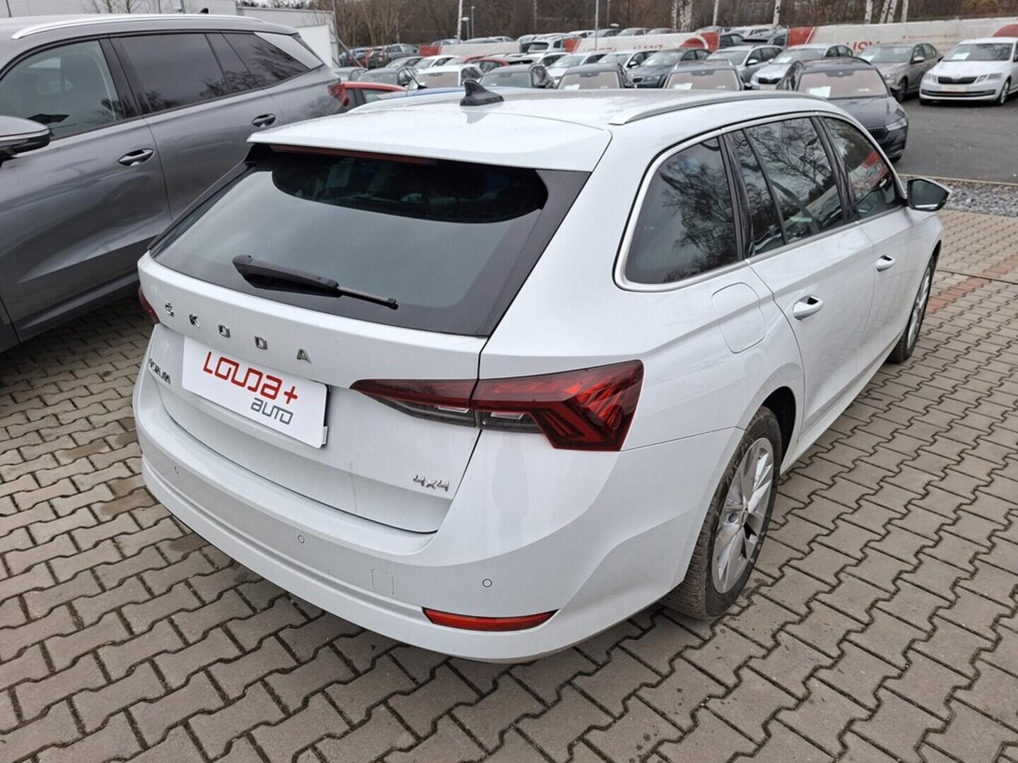 O419V08004_11.webp_OCTAVIA Style 2.0 TDI 110 kW automat, DPH