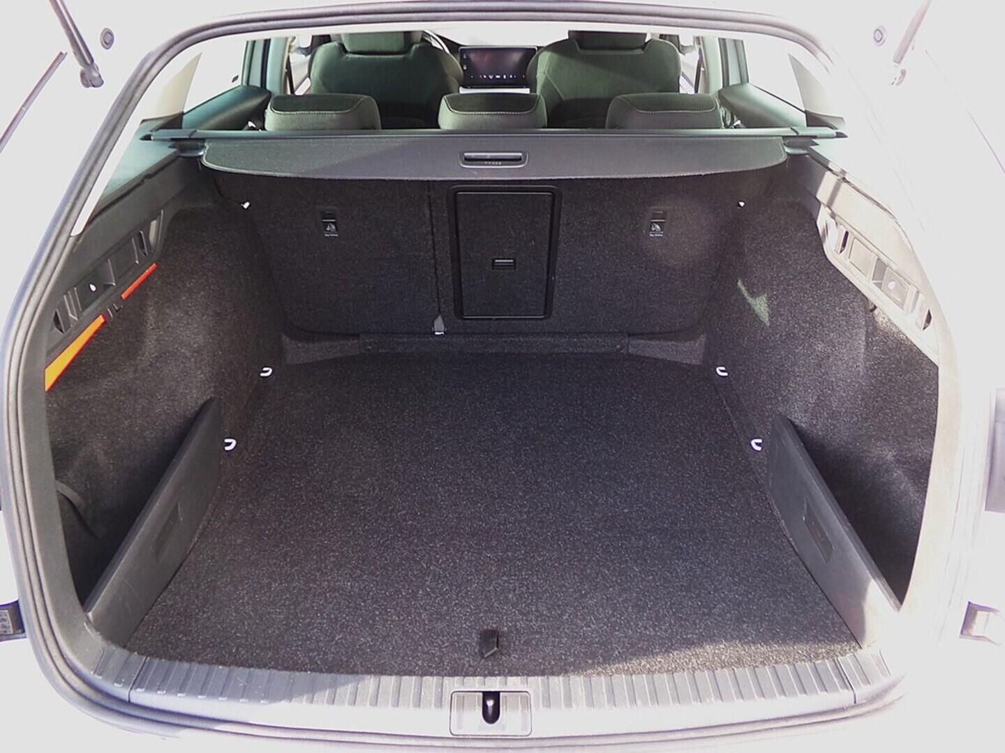 O419V08004_35.webp_OCTAVIA Style 2.0 TDI 110 kW automat, DPH