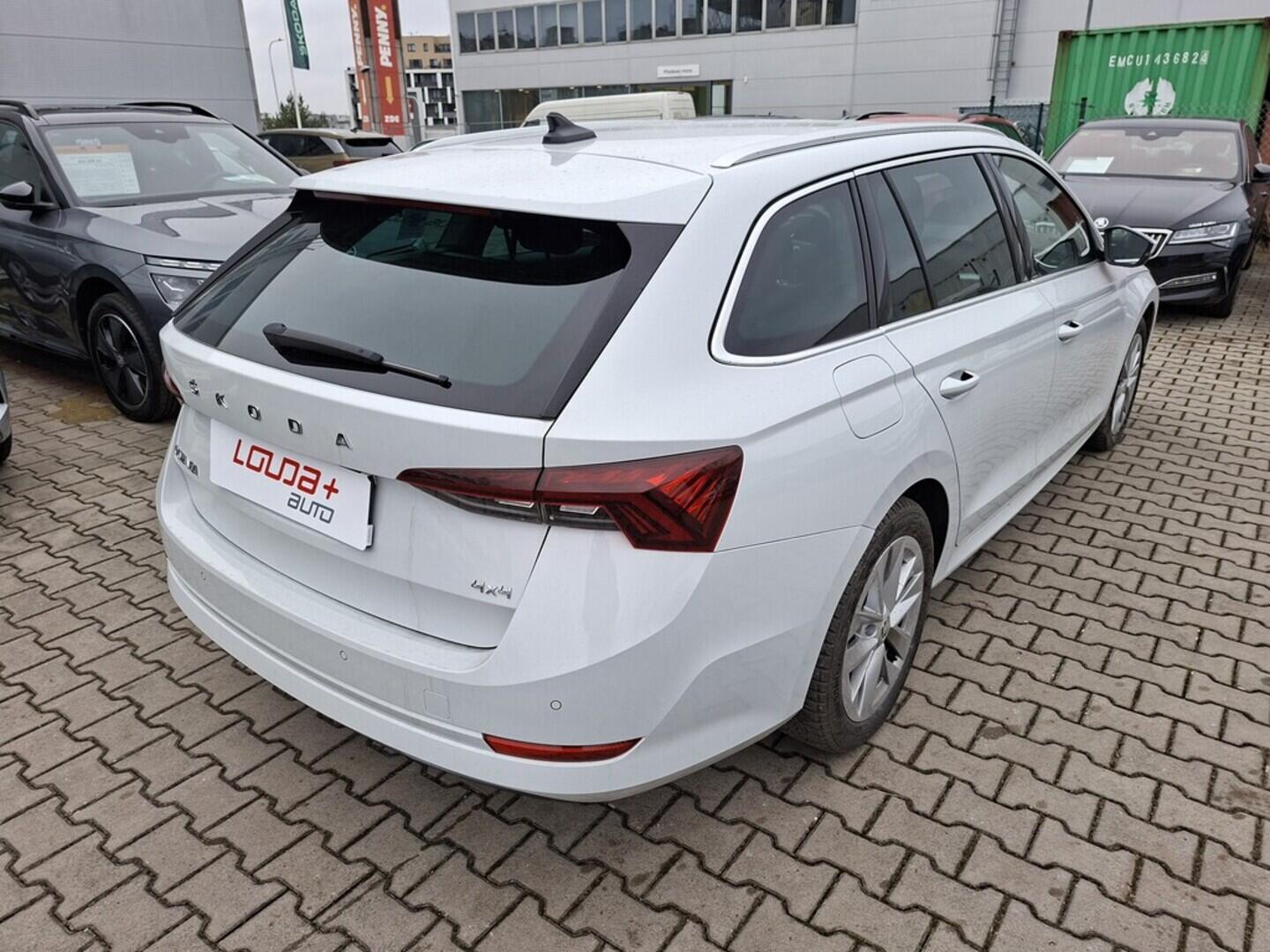 O419V08005_11.webp_OCTAVIA Style 2.0 TDI 110 kW automat, DPH