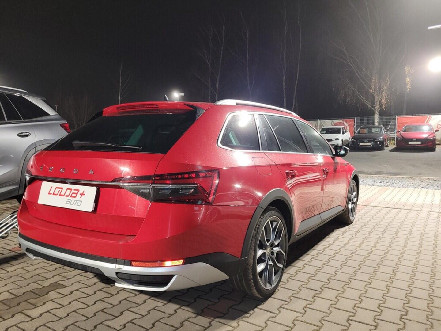 O419V08006_11.webp_SUPERB Scout 2.0 TSI 206 kW automat, DPH