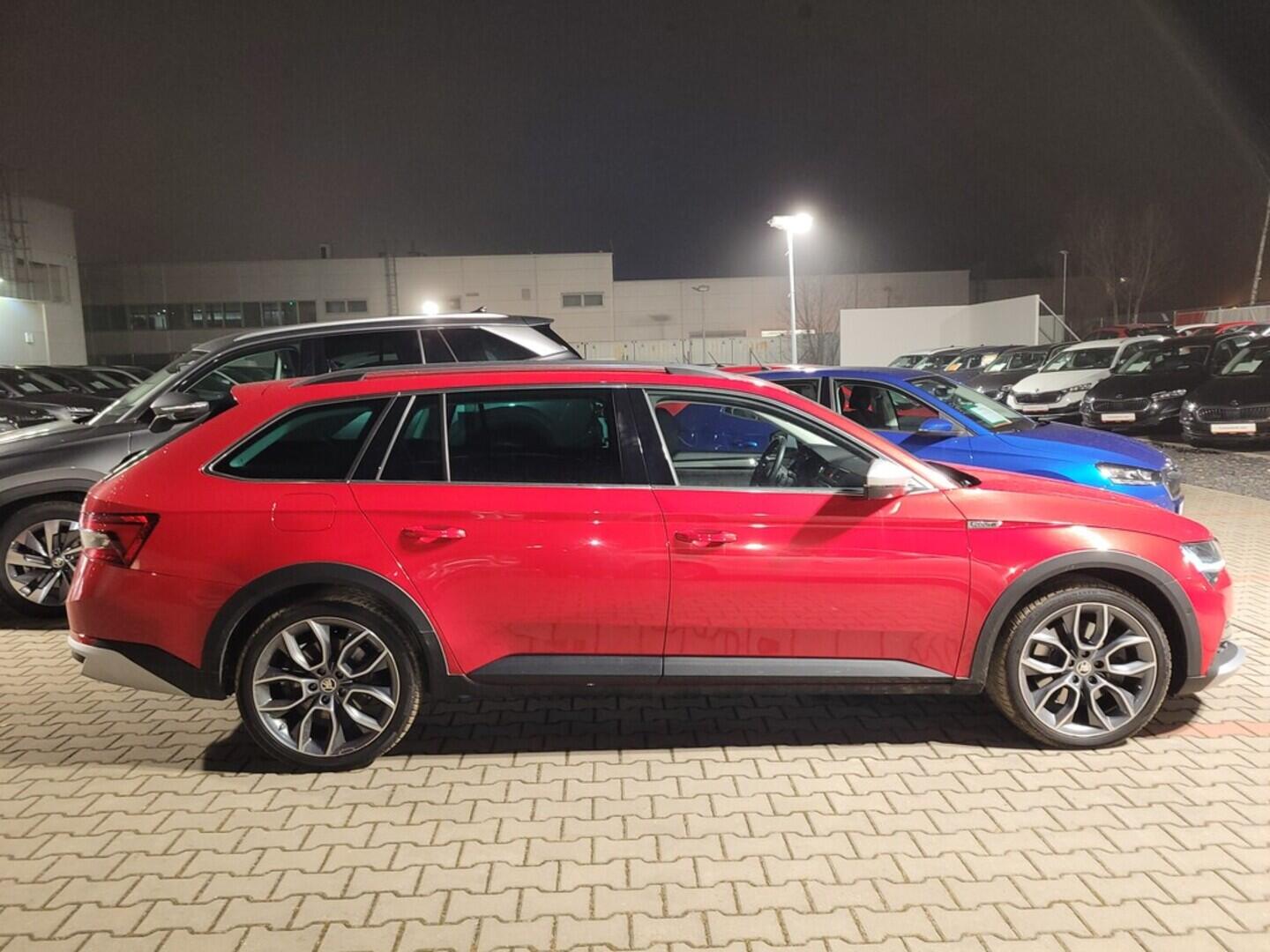 O419V08006_12.webp_SUPERB Scout 2.0 TSI 206 kW automat, DPH