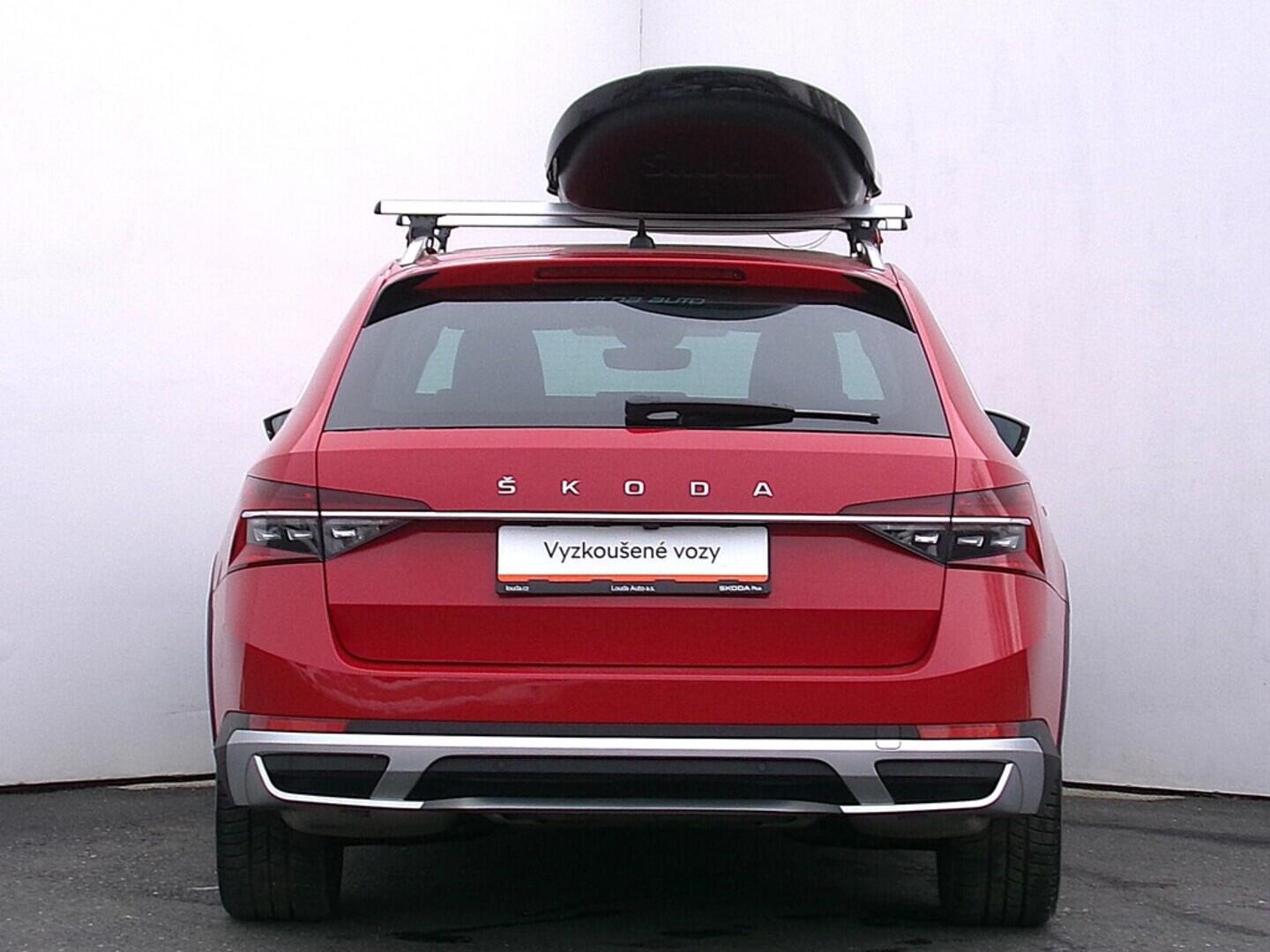 O419V08006_17.webp_SUPERB Scout 2.0 TSI 206 kW automat, DPH