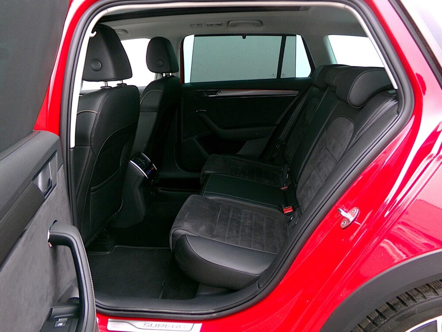 O419V08006_37.webp_SUPERB Scout 2.0 TSI 206 kW automat, DPH