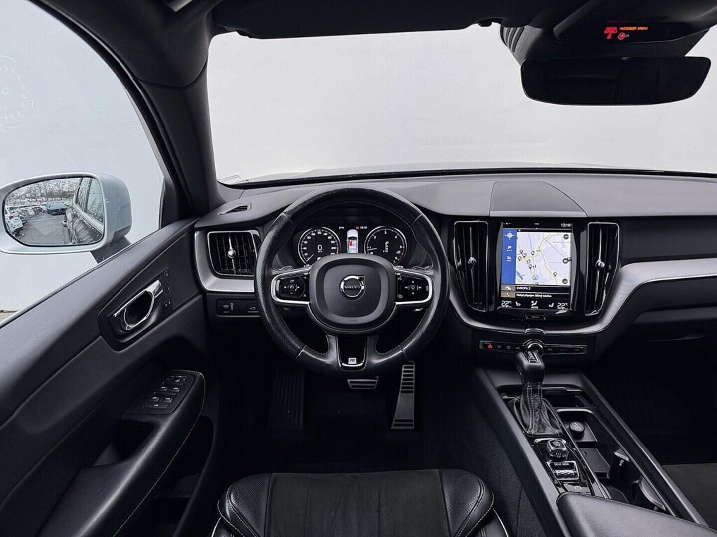 O419V08011_23.webp_XC60 R-design 2.0 D4204T14 140 kW automat