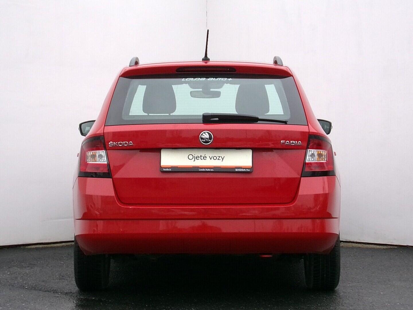 O419V08014_17.webp_FABIA Ambition 1.2 TSI 66 kW manuál