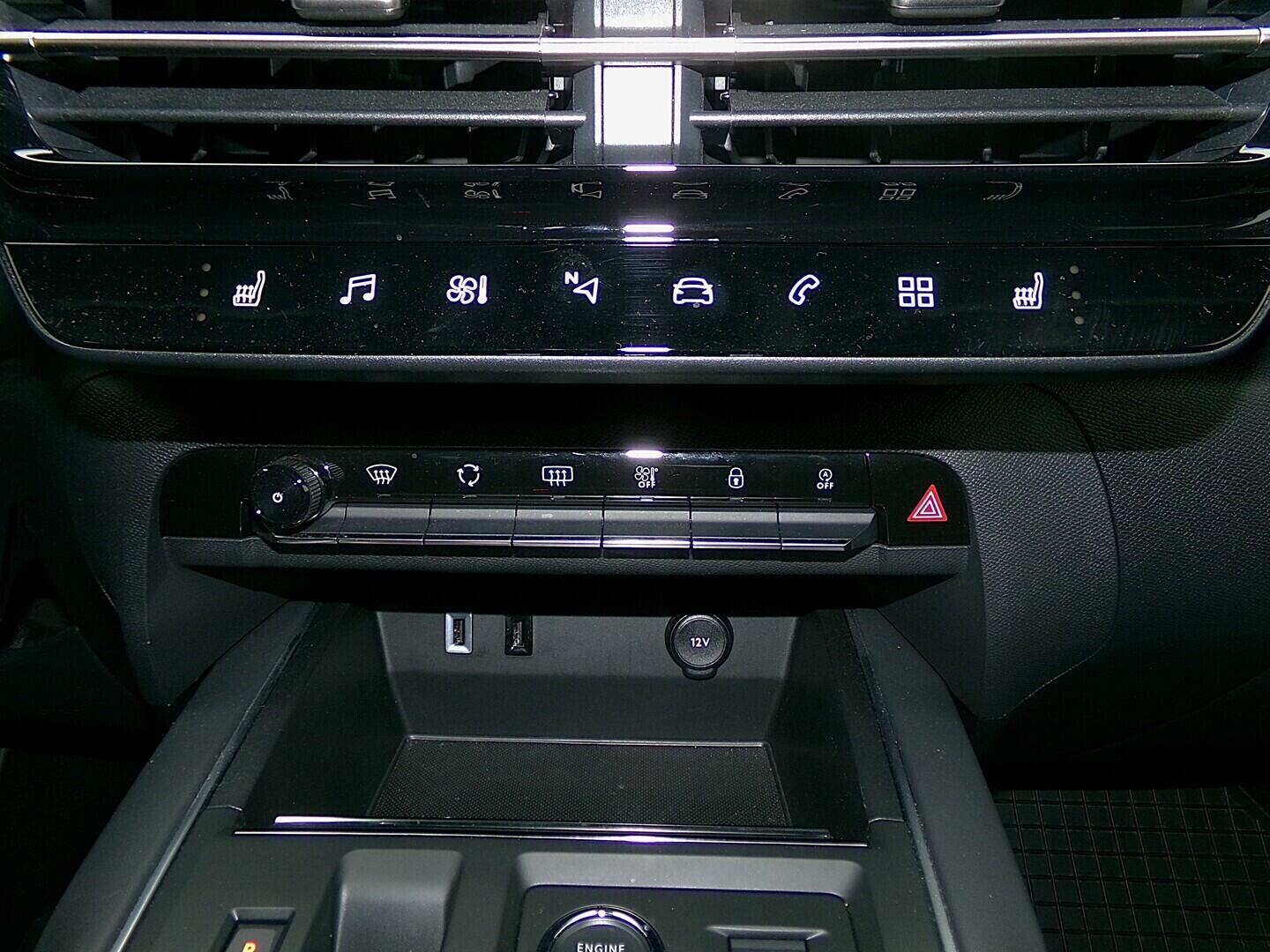 O419V08015_29.webp_C5 AIRCROS Feel pack 1.2 Puretech 96 kW automat