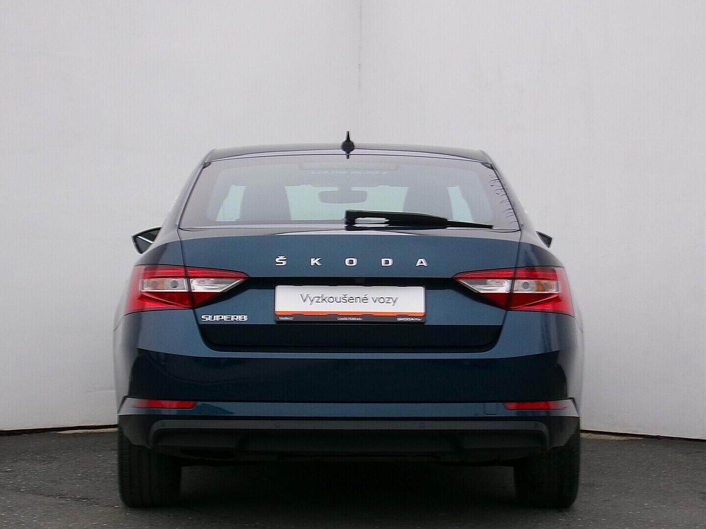 O419V08023_17.webp_SUPERB Style 2.0 TDI 110 kW automat