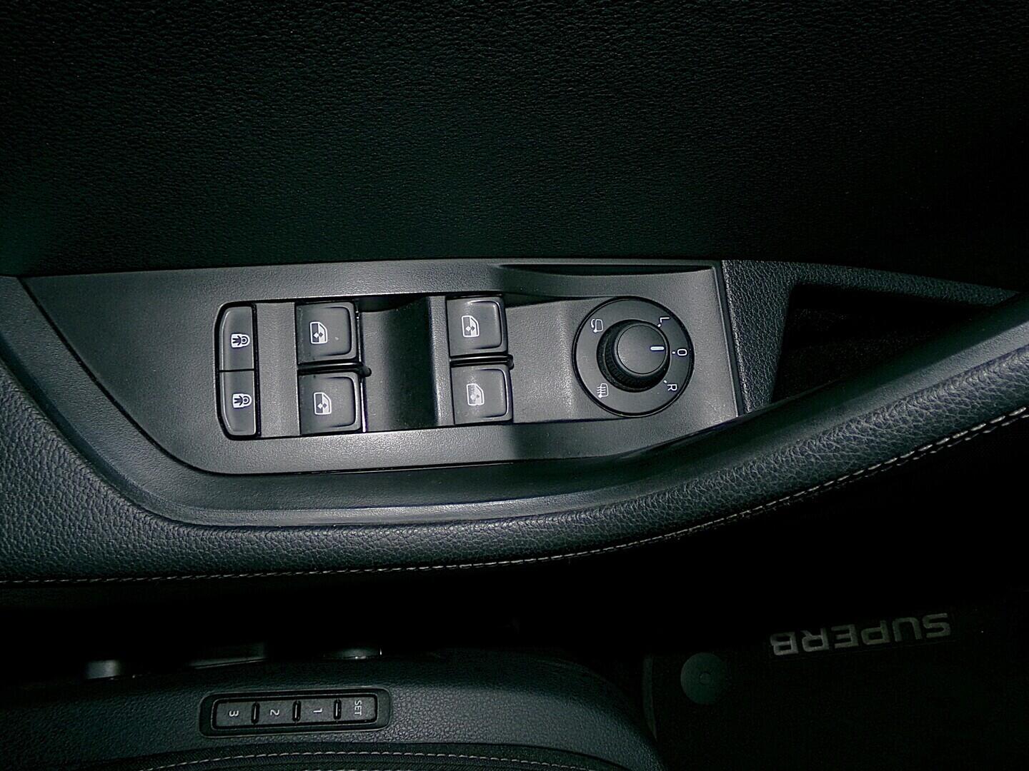 O419V08023_21.webp_SUPERB Style 2.0 TDI 110 kW automat
