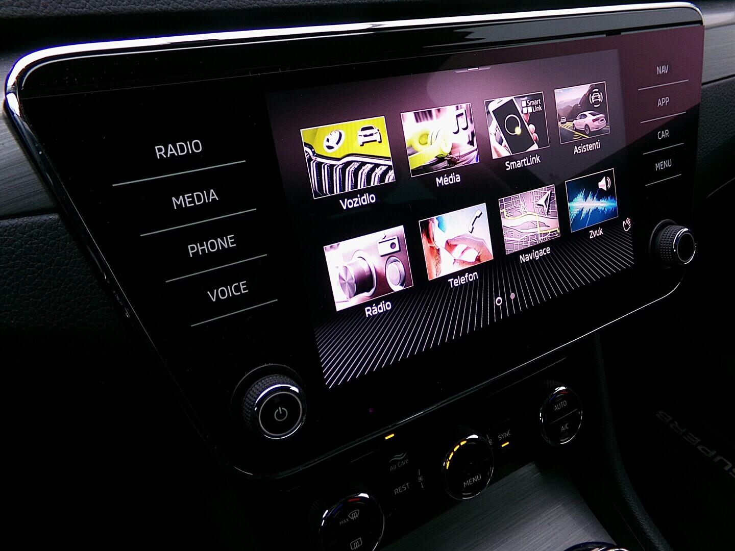 O419V08023_25.webp_SUPERB Style 2.0 TDI 110 kW automat