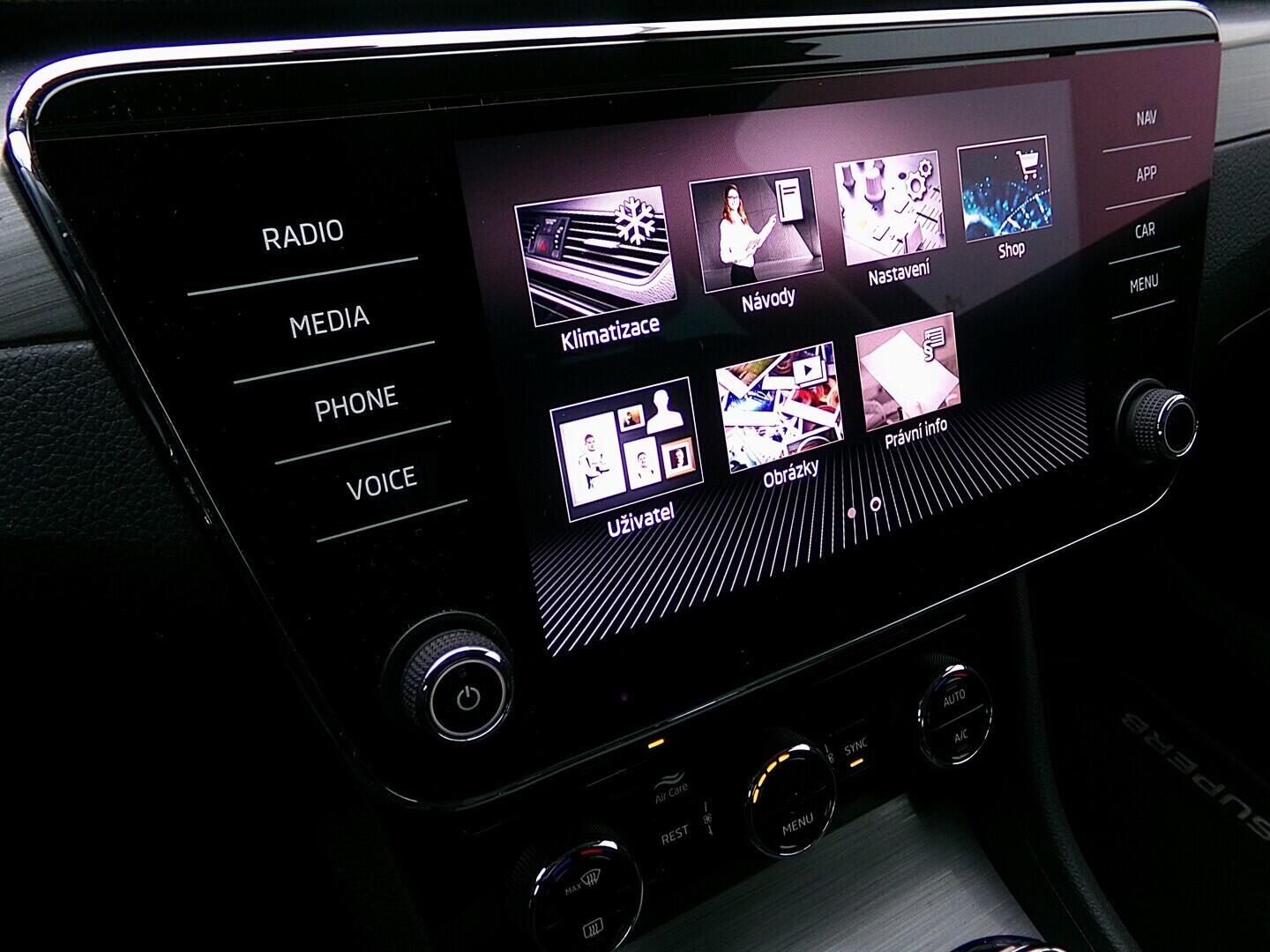 O419V08023_26.webp_SUPERB Style 2.0 TDI 110 kW automat