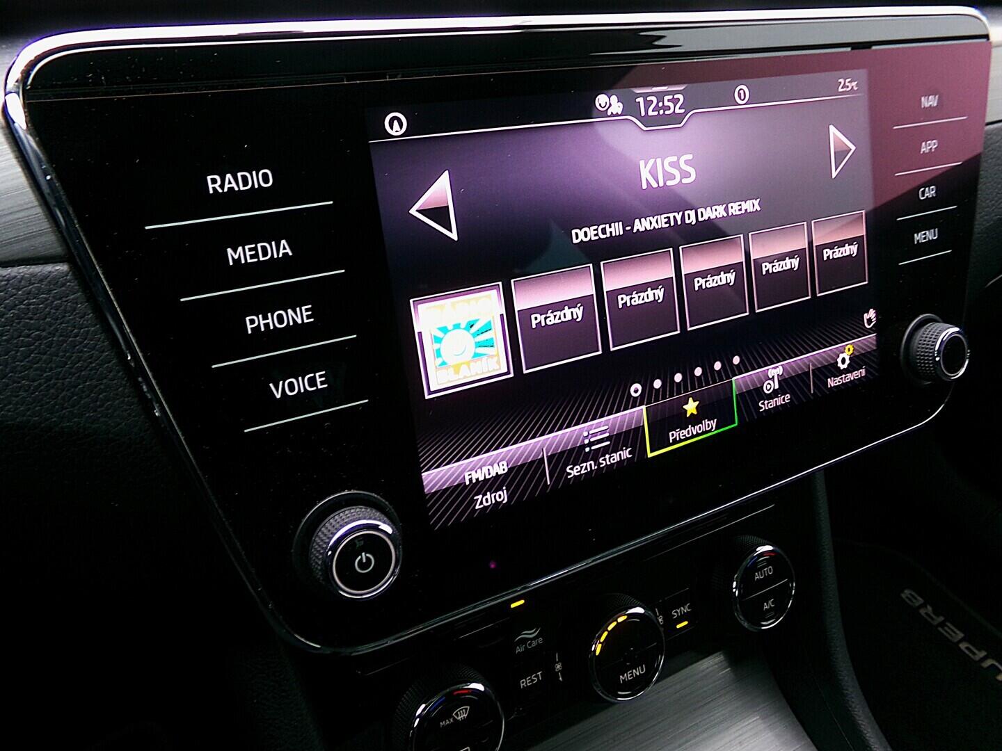 O419V08023_30.webp_SUPERB Style 2.0 TDI 110 kW automat