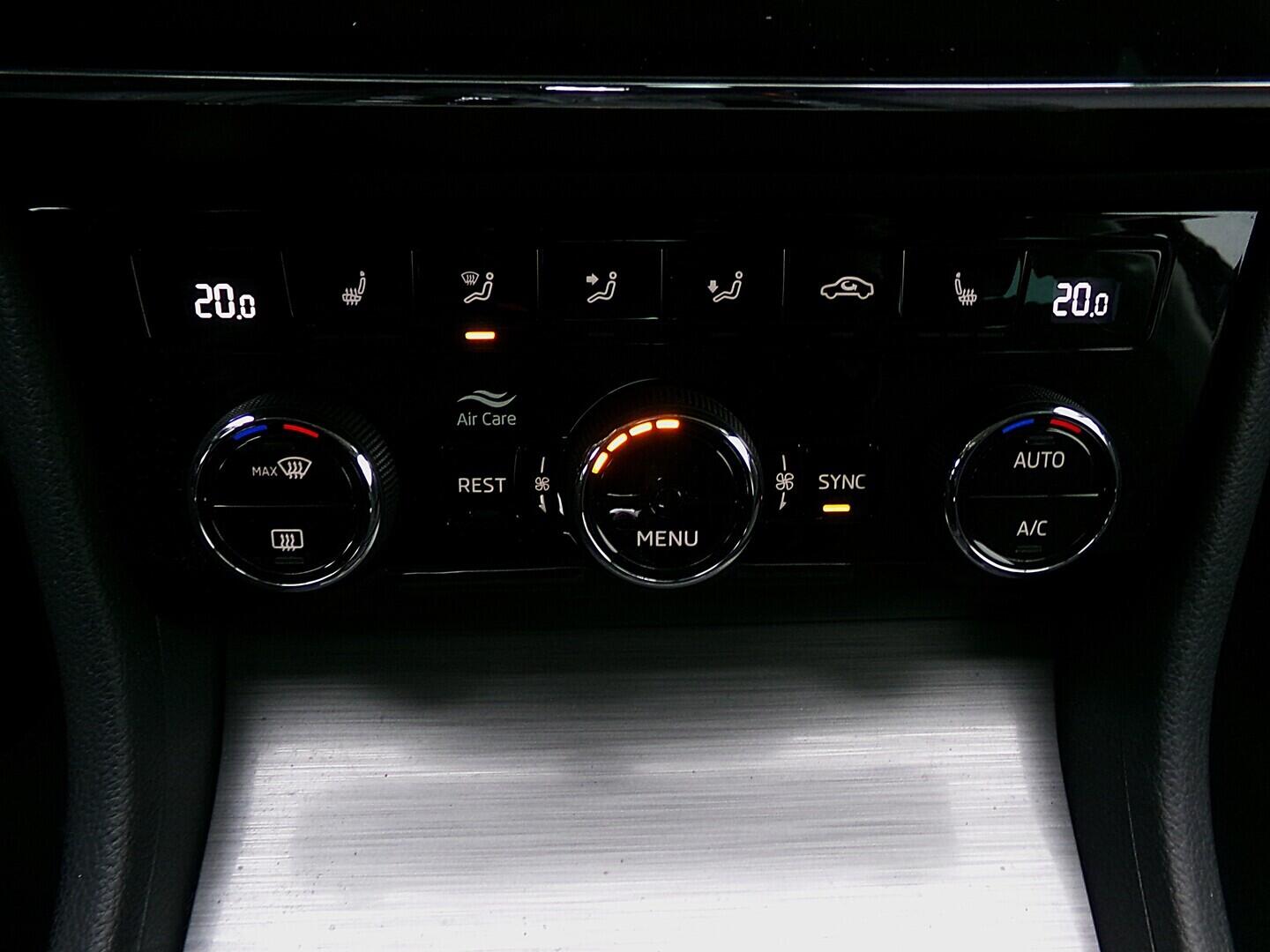 O419V08023_33.webp_SUPERB Style 2.0 TDI 110 kW automat