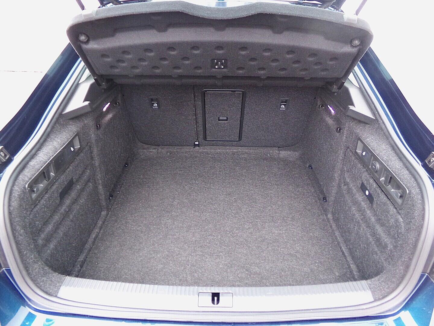 O419V08023_36.webp_SUPERB Style 2.0 TDI 110 kW automat