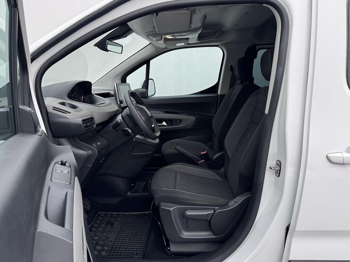 O419V08029_20.webp_RIFTER Active pack 1.5 BlueHDI 96 kW manuál