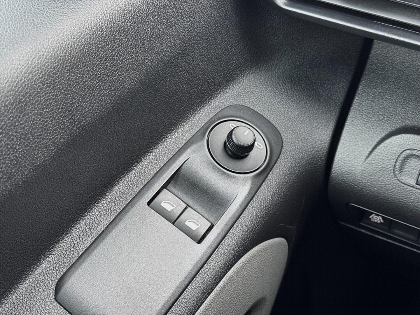 O419V08029_21.webp_RIFTER Active pack 1.5 BlueHDI 96 kW manuál