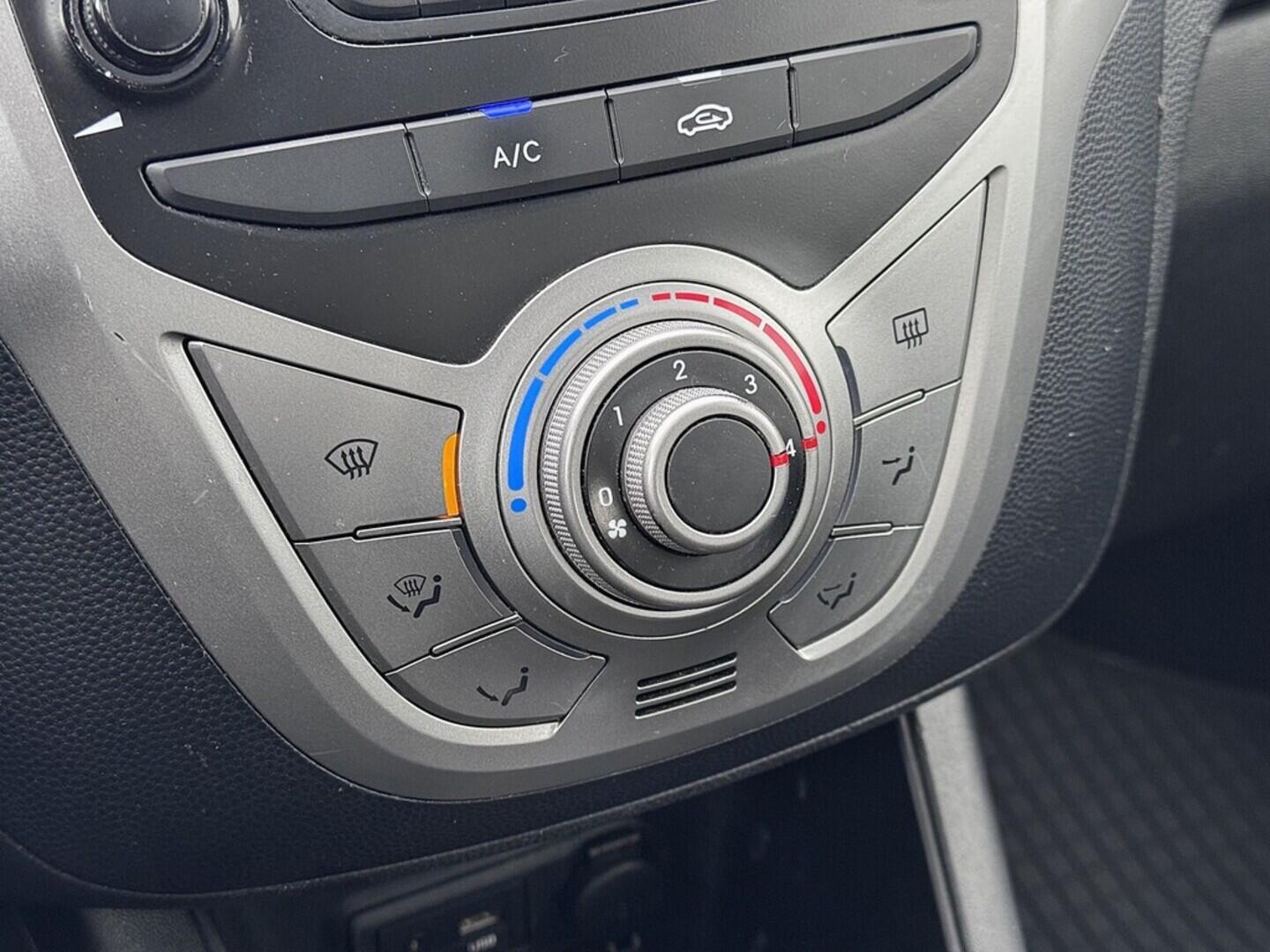 O419V08034_26.webp_IX20 . 1.6 G4FC 91 kW manuál, DPH