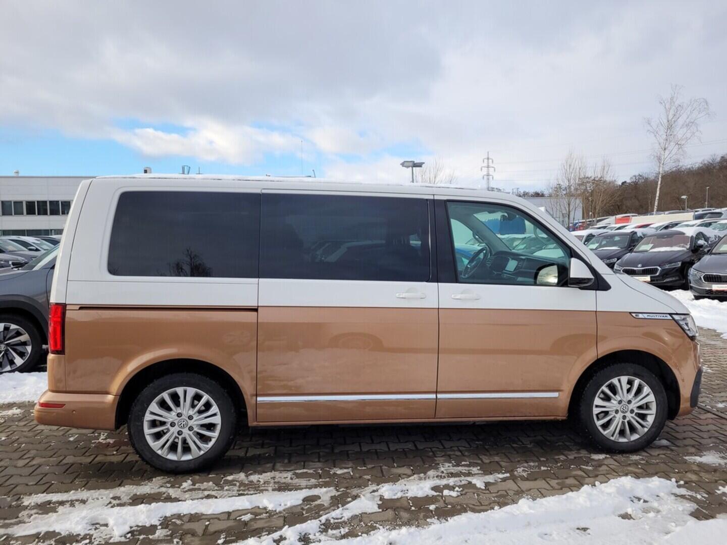 O419V08040_12.webp_MULTIVAN Highline 2.0 TDI 150 kW automat, DPH