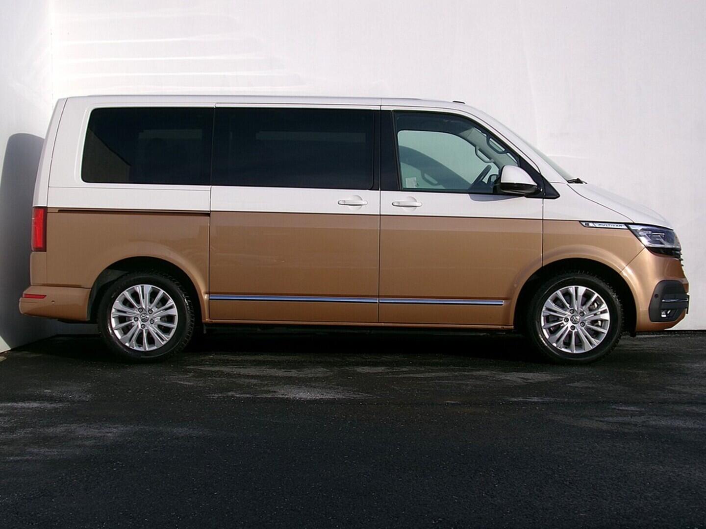 O419V08040_16.webp_MULTIVAN Highline 2.0 TDI 150 kW automat, DPH