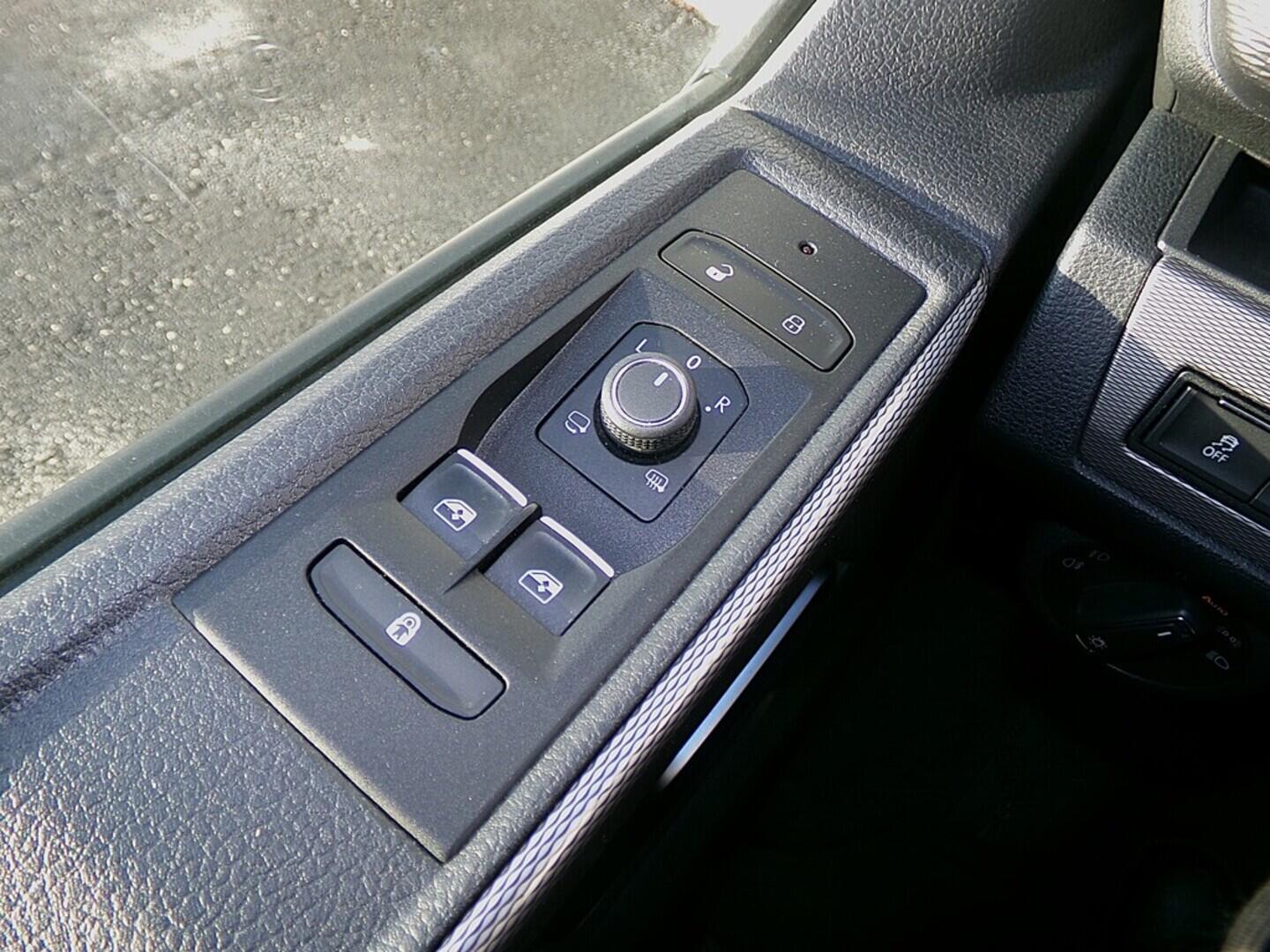 O419V08040_21.webp_MULTIVAN Highline 2.0 TDI 150 kW automat, DPH