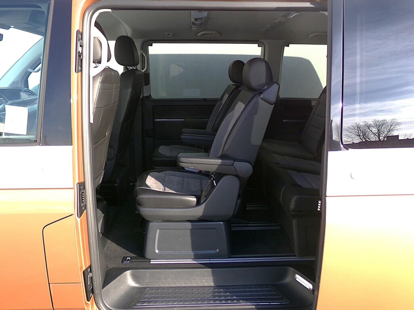 O419V08040_36.webp_MULTIVAN Highline 2.0 TDI 150 kW automat, DPH