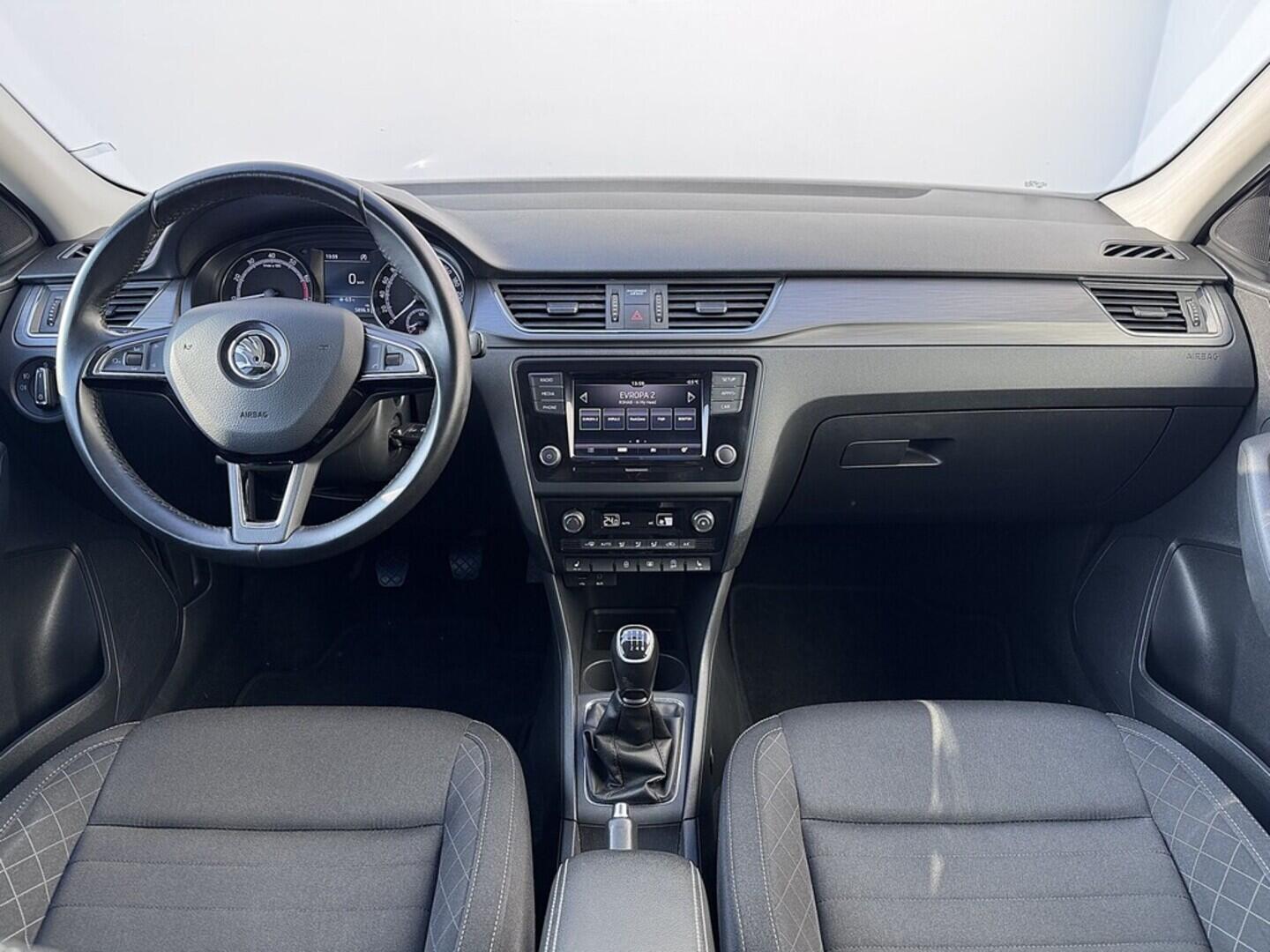 O419V08045_18.webp_RAPID Style 1.0 TSI 81 kW manuál