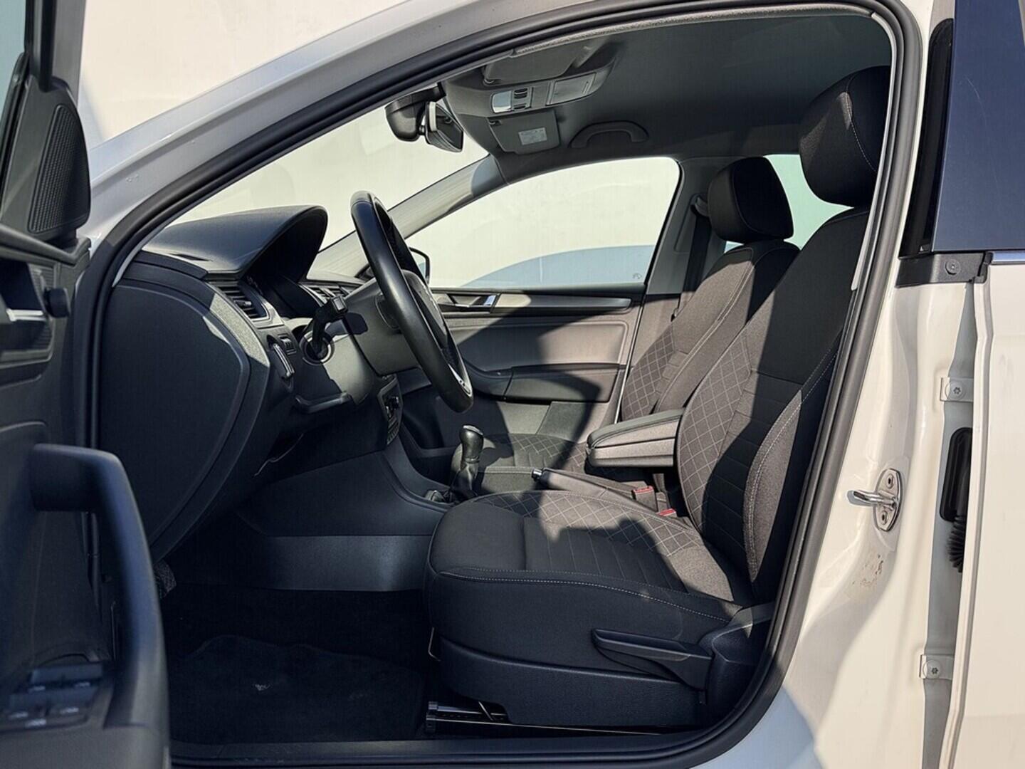 O419V08045_20.webp_RAPID Style 1.0 TSI 81 kW manuál