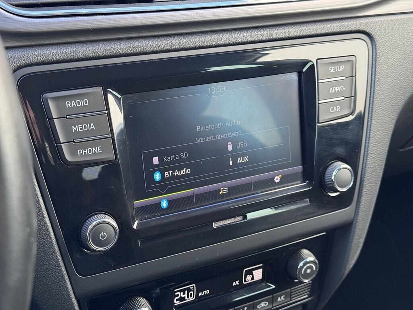 O419V08045_26.webp_RAPID Style 1.0 TSI 81 kW manuál