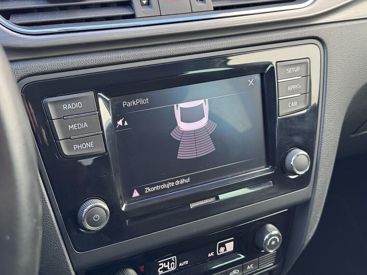 O419V08045_28.webp_RAPID Style 1.0 TSI 81 kW manuál