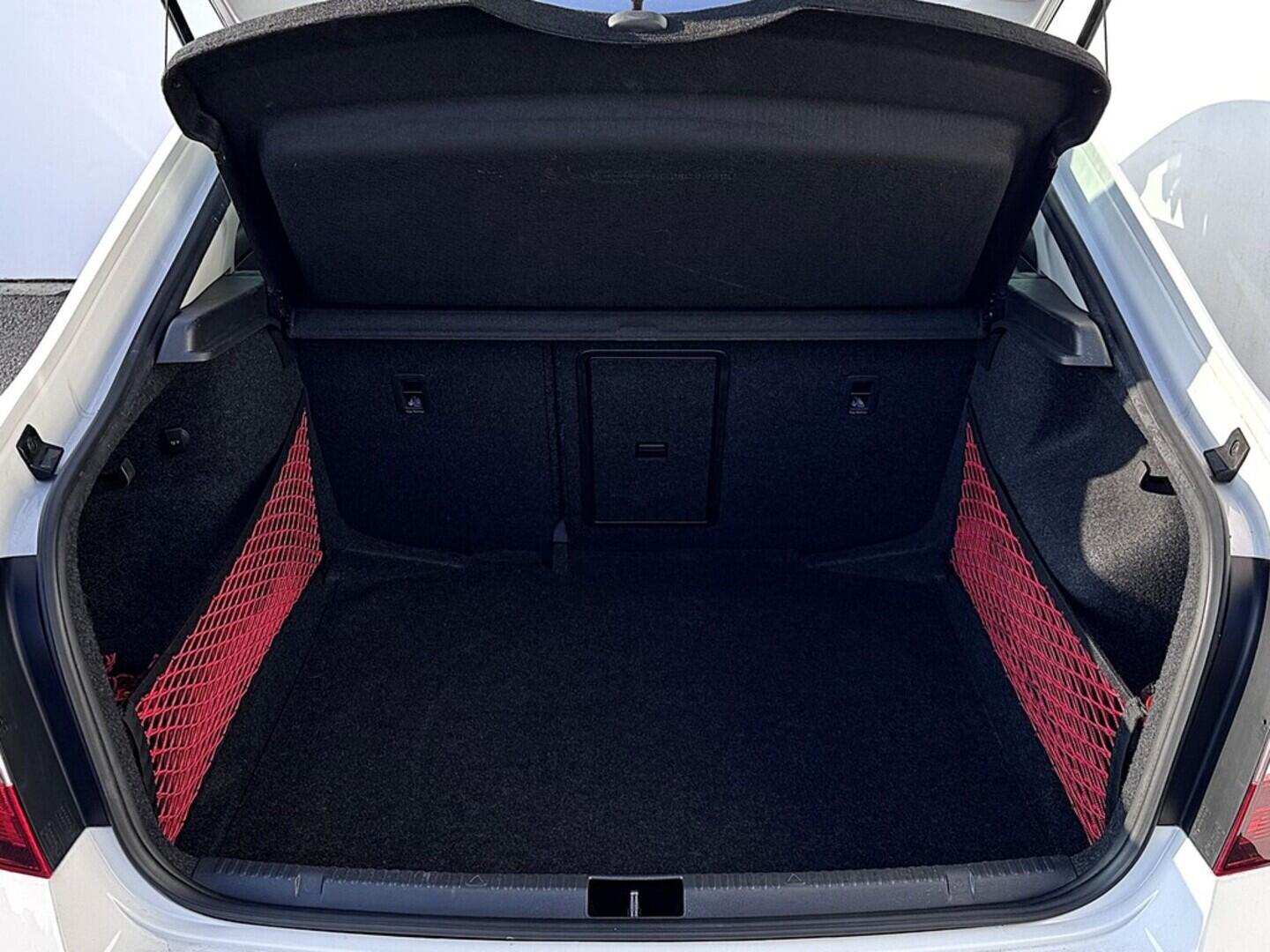 O419V08045_32.webp_RAPID Style 1.0 TSI 81 kW manuál