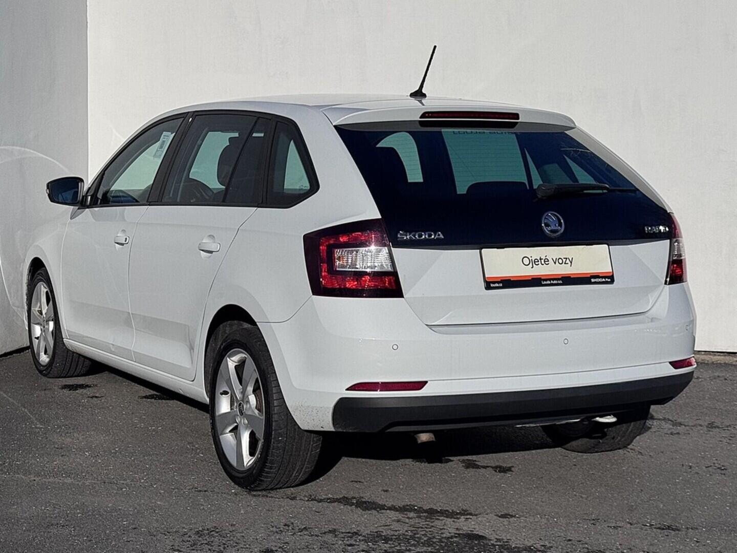 O419V08051_15.webp_RAPID  1.6 TDI 85 kW manuál, DPH