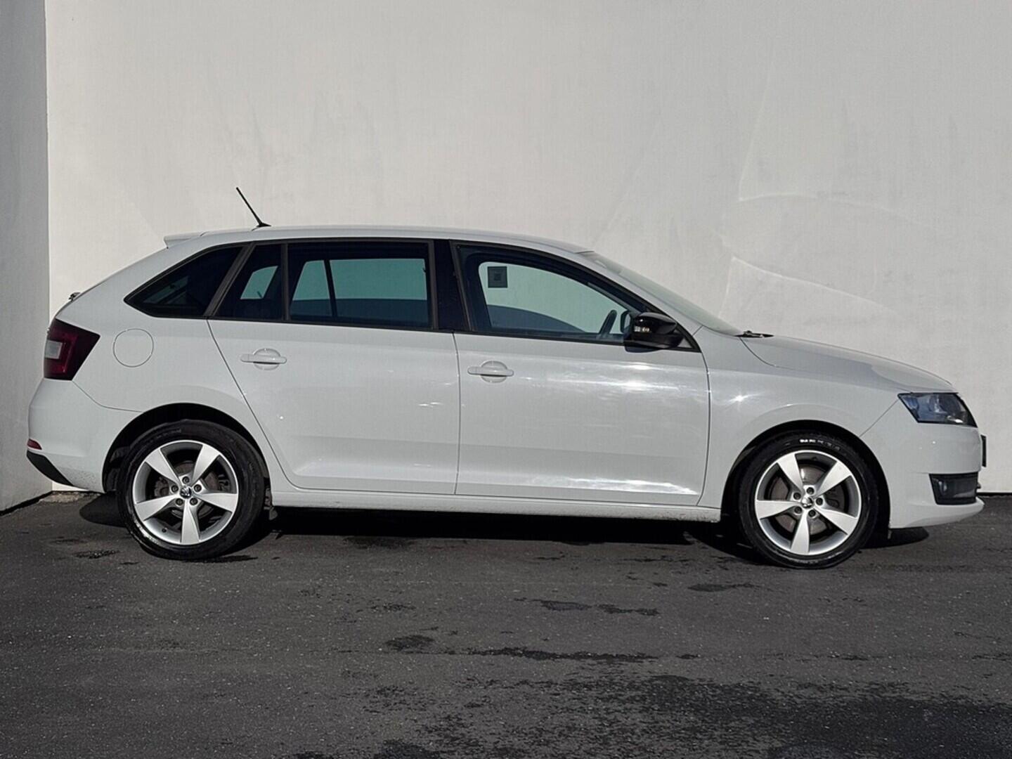 O419V08051_16.webp_RAPID  1.6 TDI 85 kW manuál, DPH