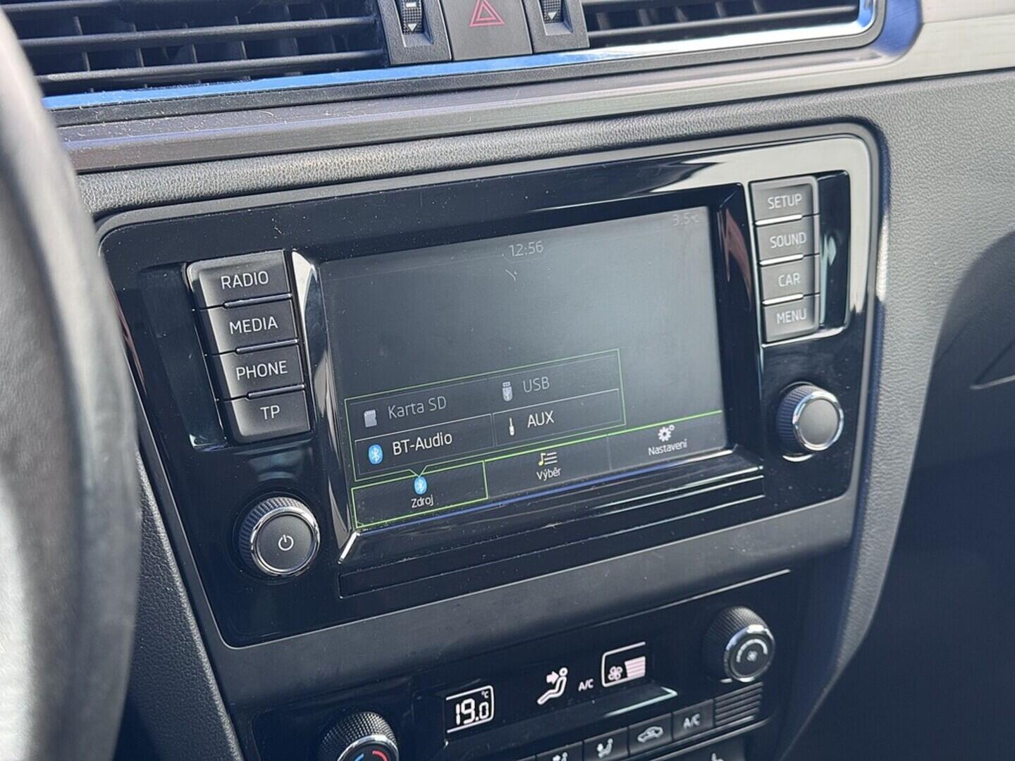 O419V08051_25.webp_RAPID  1.6 TDI 85 kW manuál, DPH