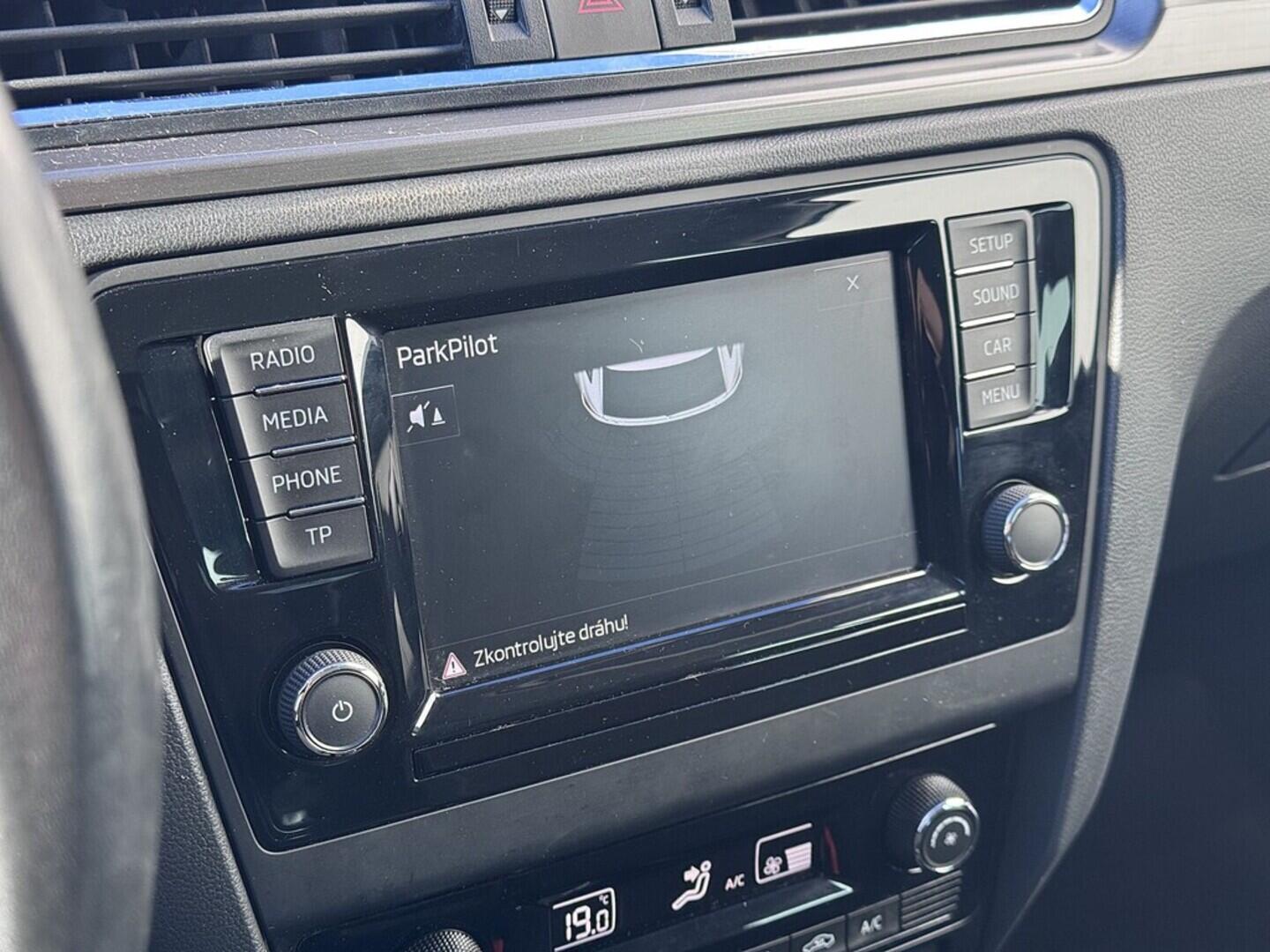 O419V08051_27.webp_RAPID  1.6 TDI 85 kW manuál, DPH