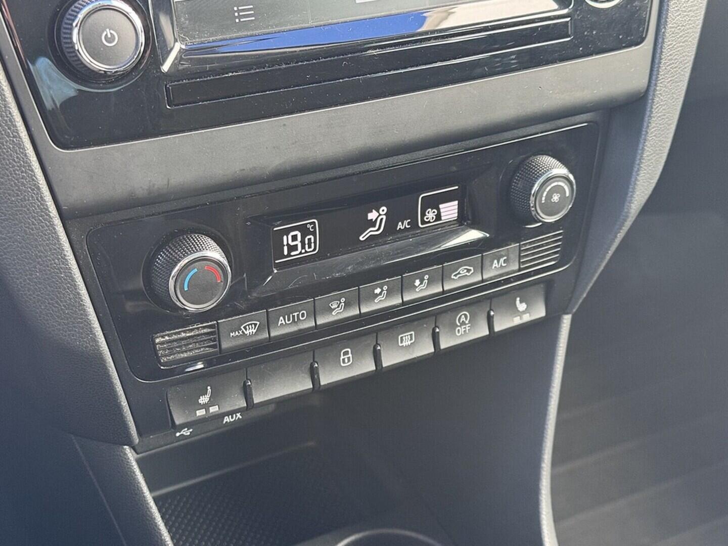 O419V08051_28.webp_RAPID  1.6 TDI 85 kW manuál, DPH