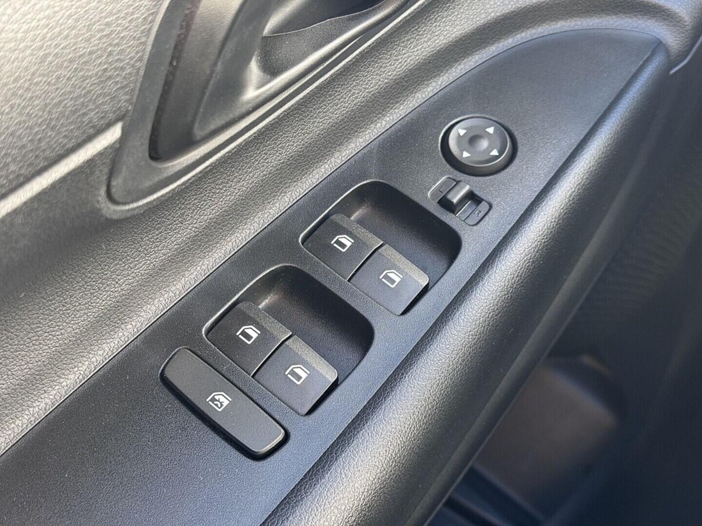 O419V08053_21.webp_BAYON Comfort Club 1.2 MPI 62 kW manuál