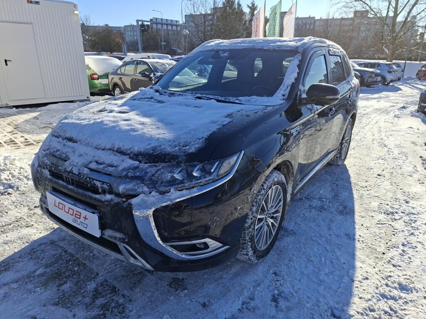 O419V08055_10.webp_OUTLANDER Intense+ 2.4 MIVEC 99 kW automat