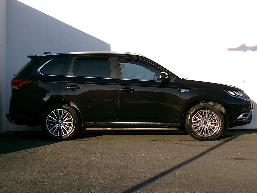 O419V08055_16.webp_OUTLANDER Intense+ 2.4 MIVEC 99 kW automat