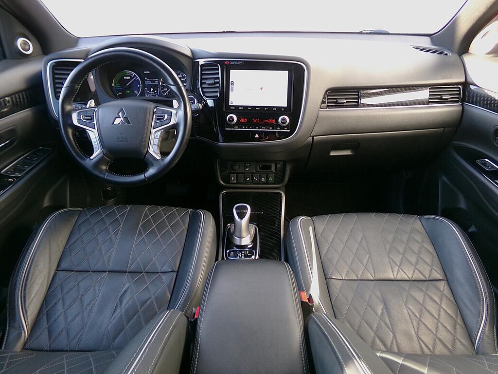 O419V08055_18.webp_OUTLANDER Intense+ 2.4 MIVEC 99 kW automat