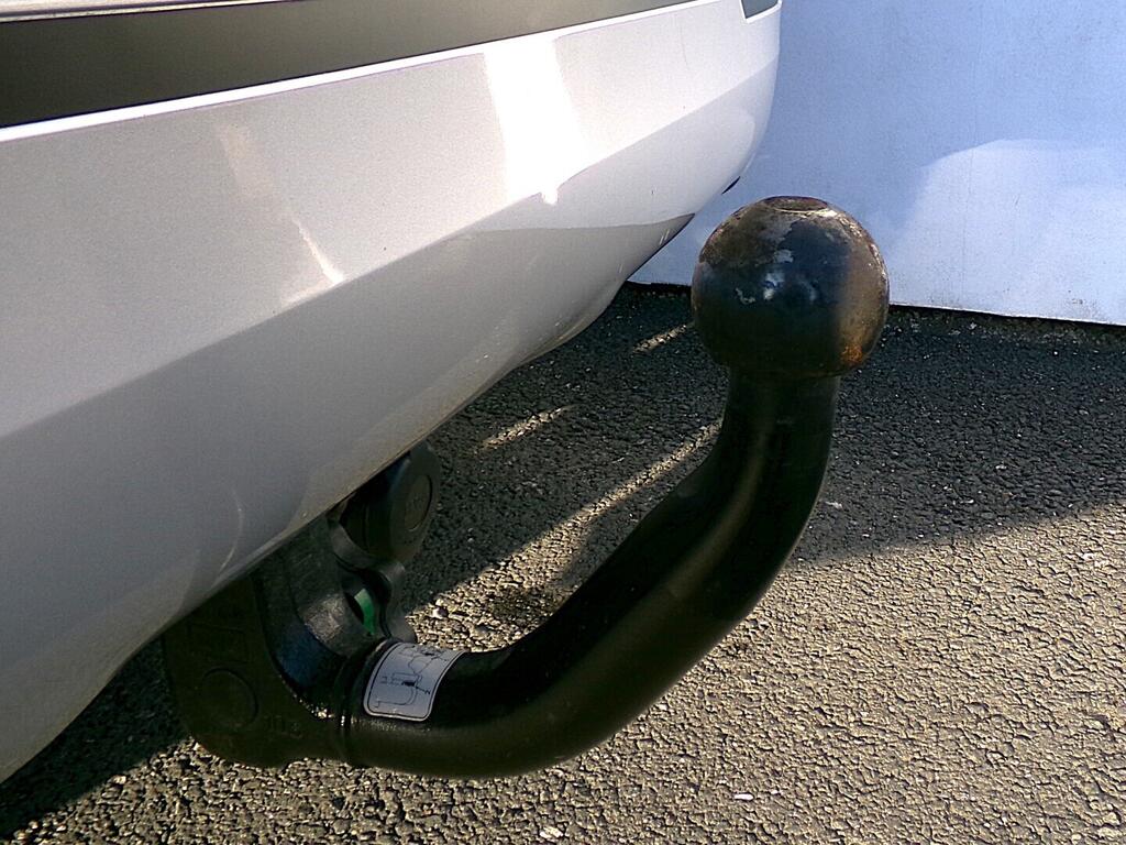 O419V08055_35.webp_OUTLANDER Intense+ 2.4 MIVEC 99 kW automat