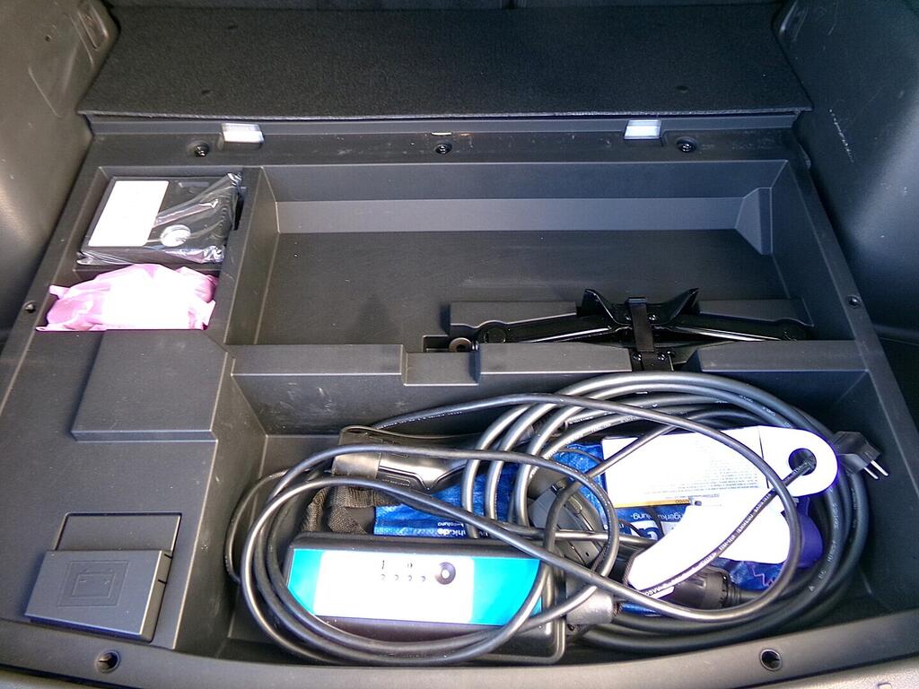 O419V08055_36.webp_OUTLANDER Intense+ 2.4 MIVEC 99 kW automat