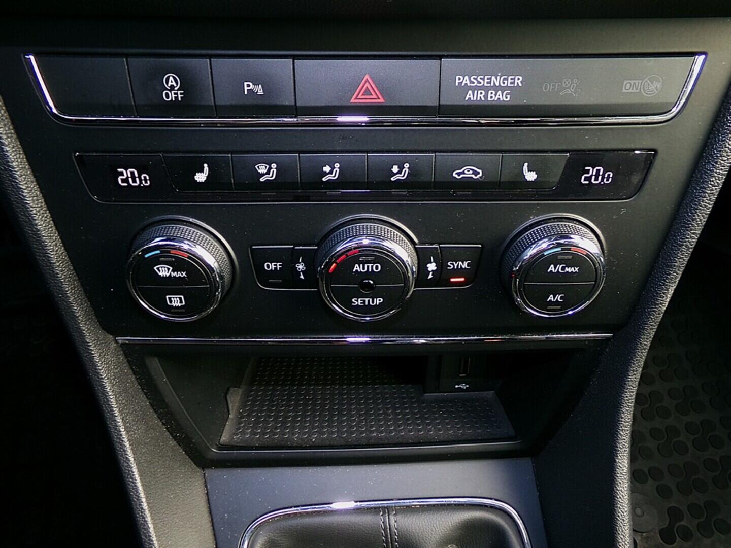 O419V08062_28.webp_LEON ST Style 1.6 TDI 81 kW manuál