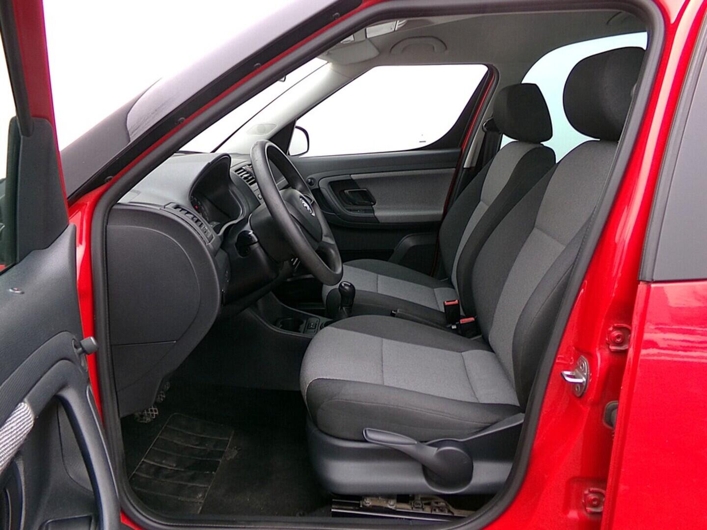 O419V08064_20.webp_ROOMSTER Active Fresh 1.4 16V 63 kW manuál, DPH