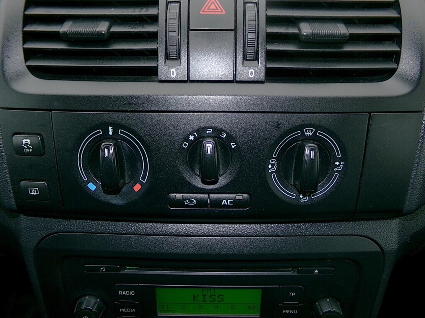 O419V08064_27.webp_ROOMSTER Active Fresh 1.4 16V 63 kW manuál, DPH