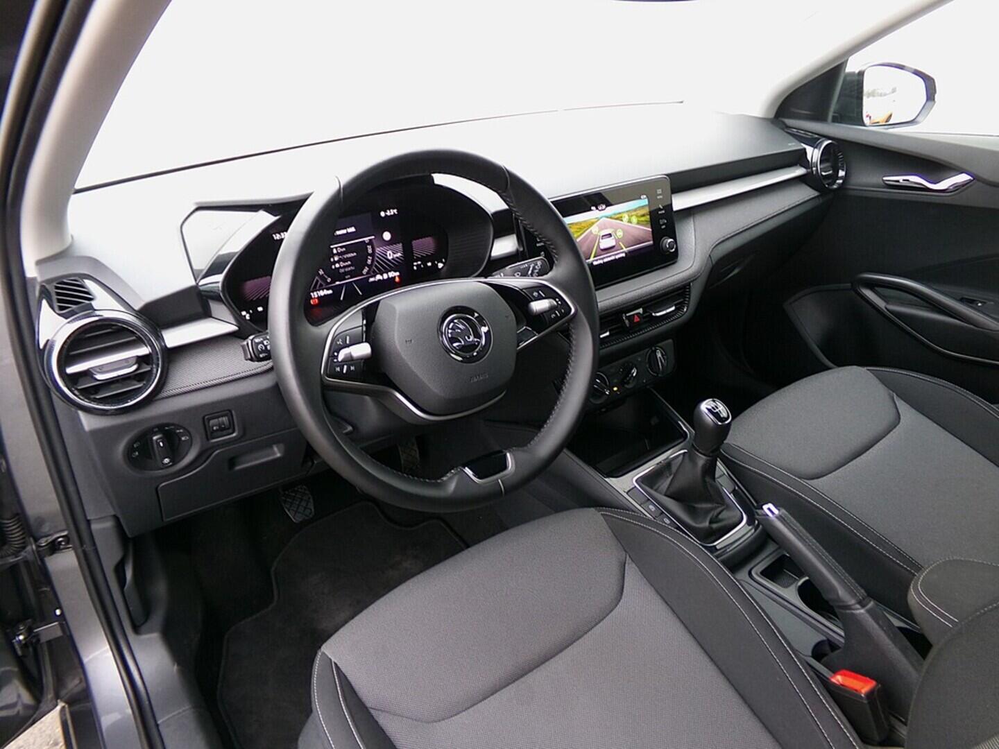 O419V08072_19.webp_FABIA Selection 1.0 MPI 59 kW manuál, DPH