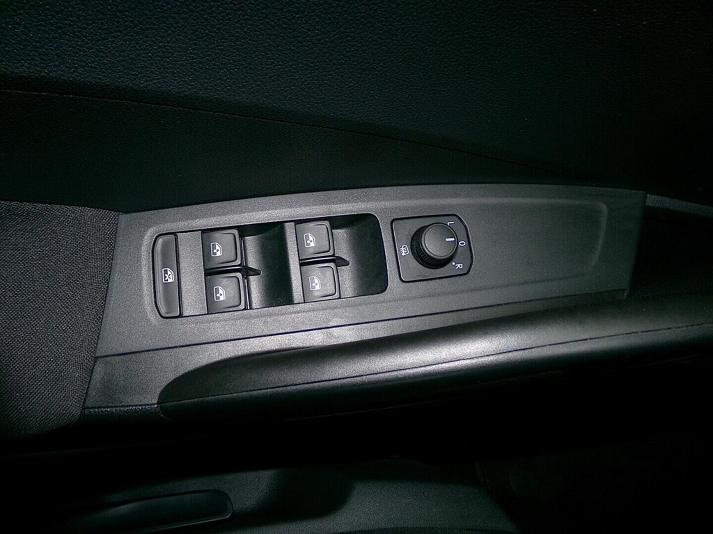 O419V08072_21.webp_FABIA Selection 1.0 MPI 59 kW manuál, DPH