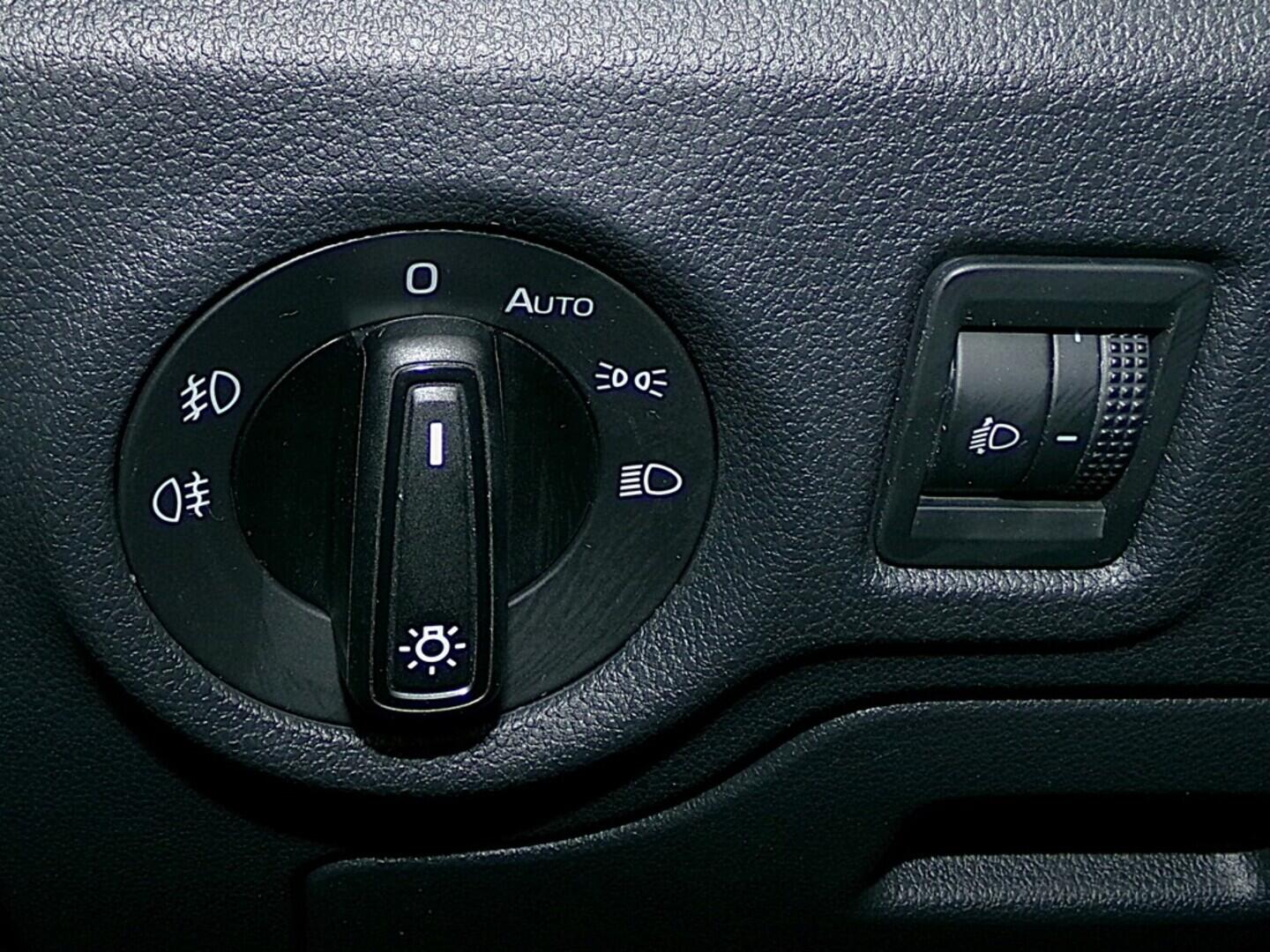 O419V08072_22.webp_FABIA Selection 1.0 MPI 59 kW manuál, DPH