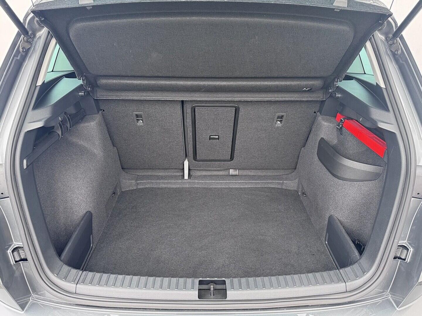 O419V08073_31.webp_KAROQ Selection 1.5 TSI 110 kW automat, DPH