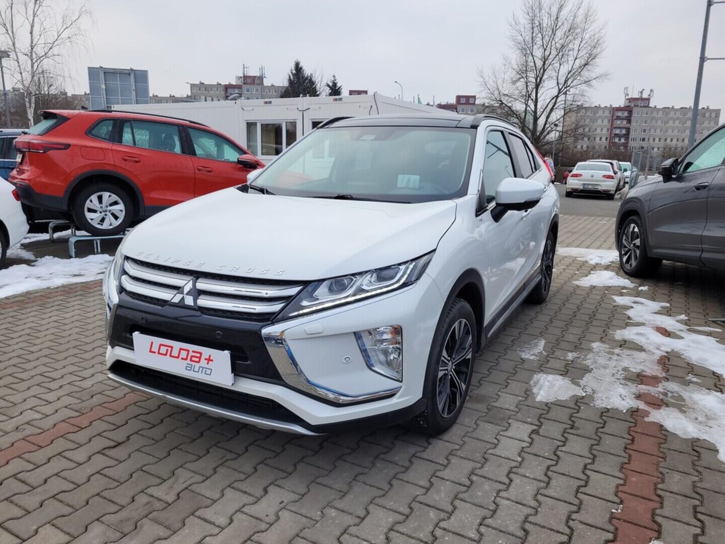 O419V08075_10.webp_ECLIPSE CROSS Instyle 1.5 T- Mivec 120 kW automat